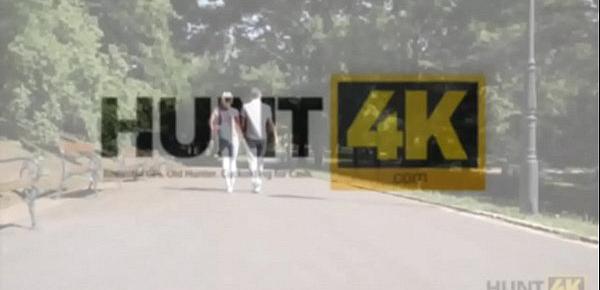  HUNT4K. Elle a perdu son portefeuille mais a gagné une baise folle